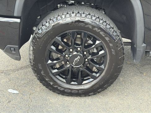 Used 2025 Chevrolet Silverado 2500 High Country w/ High Country Premium Package AWD/4WD image 12