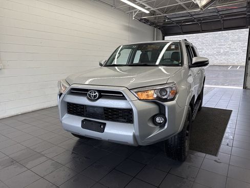 Certified 2024 Toyota 4Runner SR5 Premium AWD/4WD image 3