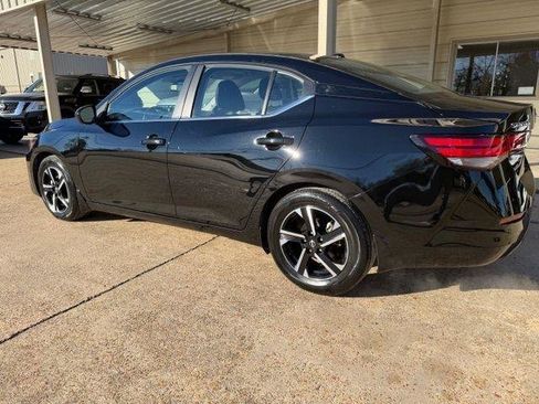Used 2025 Nissan Sentra SV FWD image 10