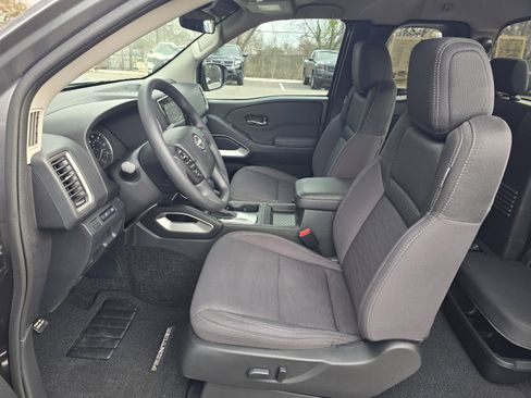 Used 2024 Nissan Frontier SV w/ Technology Package image 13