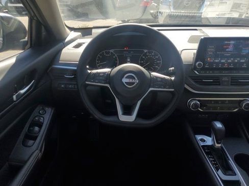 New 2025 Nissan Altima 2.5 SV image 8