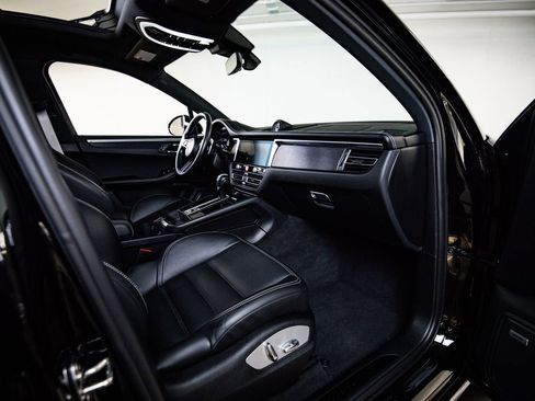 Certified 2022 Porsche Macan GTS AWD/4WD image 28