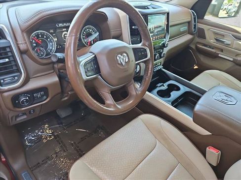 Used 2019 RAM 1500 Laramie AWD/4WD image 11