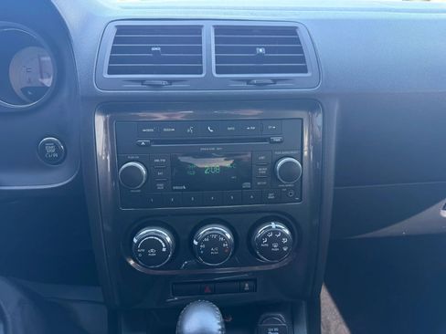 Used 2011 Dodge Challenger image 15