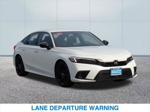 Used 2023 Honda Civic Sport image 4