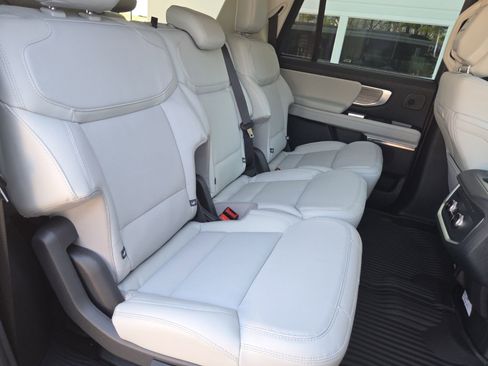 New 2026 Ford Expedition Max Platinum AWD/4WD image 24