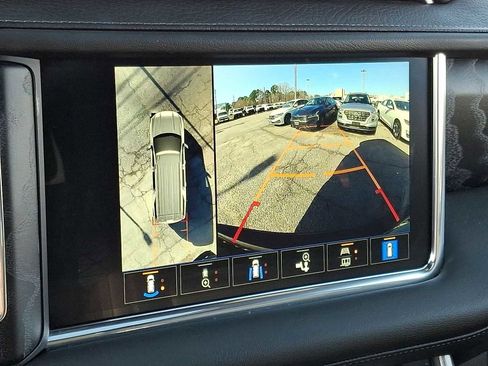 Used 2024 GMC Yukon XL Denali image 20