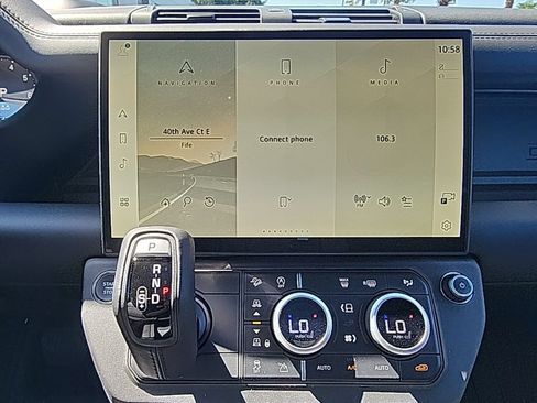 New 2026 Land Rover Defender 110 X-Dynamic SE AWD/4WD image 25