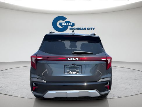 Used 2025 Kia Seltos S FWD image 4