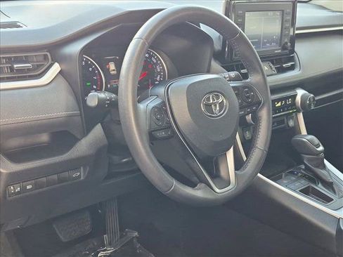 Used 2021 Toyota RAV4 XLE Premium FWD image 10