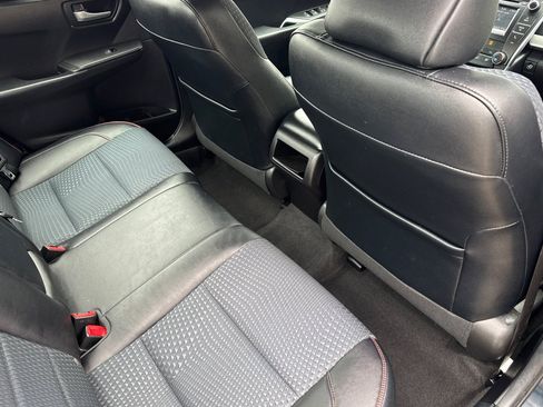 Used 2015 Toyota Camry SE FWD image 29