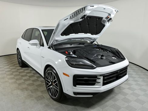 New 2026 Porsche Cayenne E-Hybrid image 36