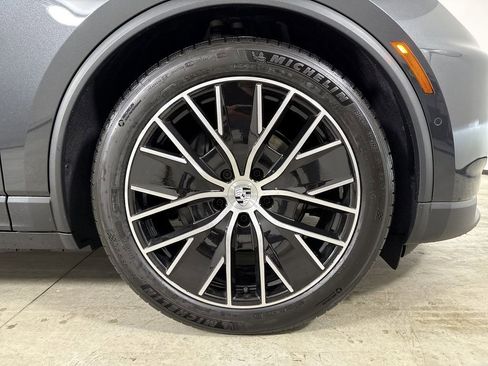 New 2026 Porsche Macan 4 Electric AWD/4WD image 15