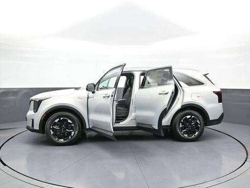 New 2026 Kia Sorento S FWD image 44