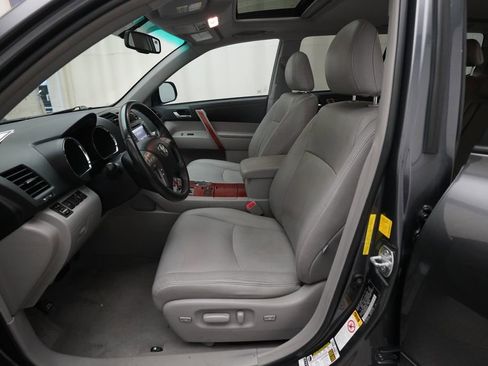 Used 2010 Toyota Highlander Limited FWD image 7