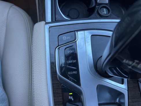 Used 2018 BMW 740i xDrive image 24