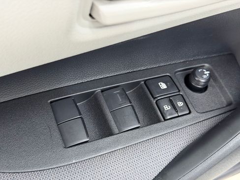 Used 2026 Toyota Corolla LE FWD image 15