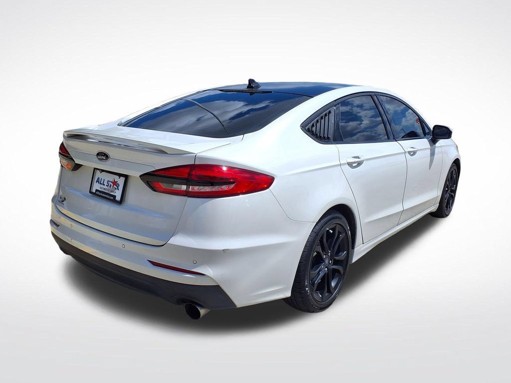 Used 2019 Ford Fusion SE w/ Equipment Group 151A FWD image 6