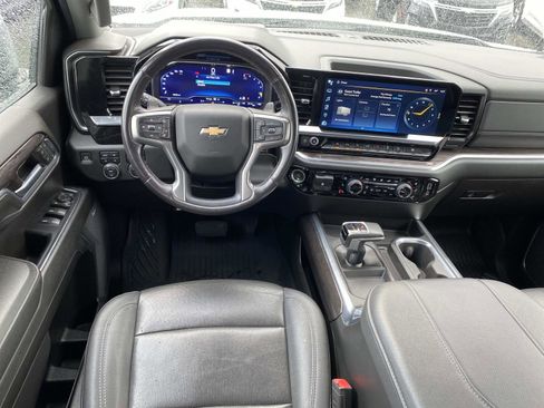 Used 2023 Chevrolet Silverado 1500 LTZ AWD/4WD image 12