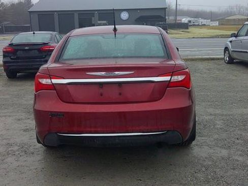Used 2011 Chrysler 200 Touring image 4