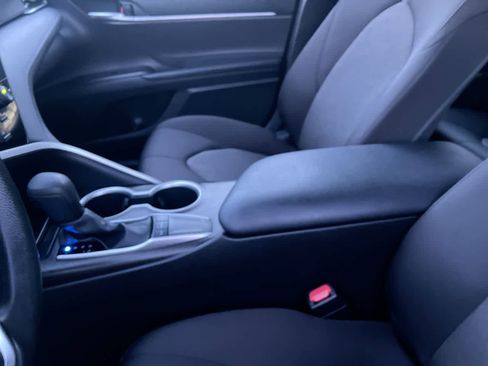 Used 2022 Toyota Camry LE image 21