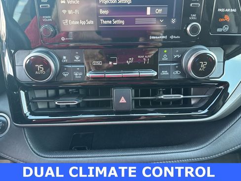 Used 2020 Toyota Highlander LE image 26