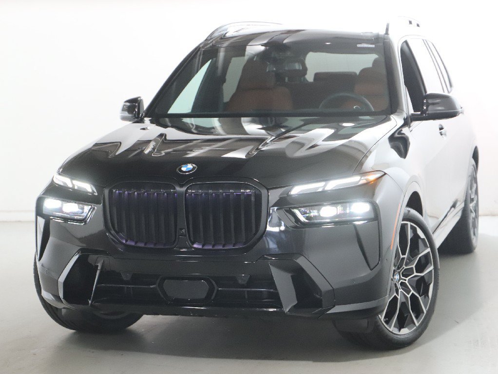 Used 2026 BMW X7 xDrive40i AWD/4WD image 3