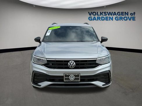 Used 2023 Volkswagen Tiguan SE R-Line FWD image 3