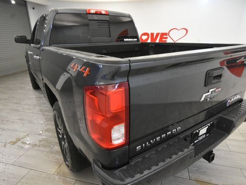 Used 2018 Chevrolet Silverado 1500 High Country image 3