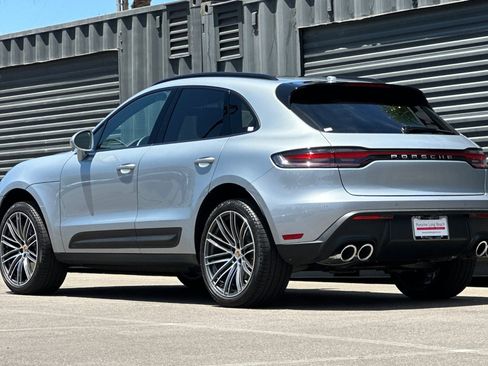 Used 2026 Porsche Macan AWD/4WD image 3