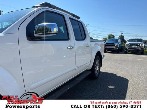 Used 2011 Nissan Frontier SL w/ Moonroof Pkg image 5