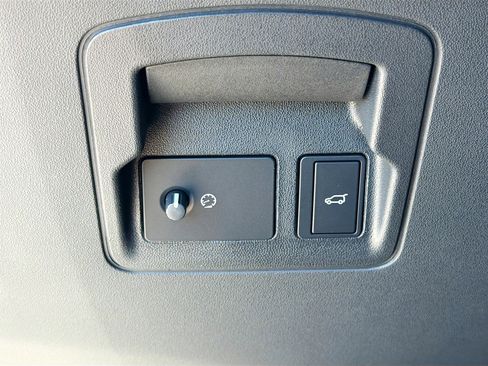 New 2026 Land Rover Range Rover Velar S image 35