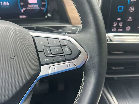 Used 2025 Volkswagen Atlas SE AWD/4WD image 23