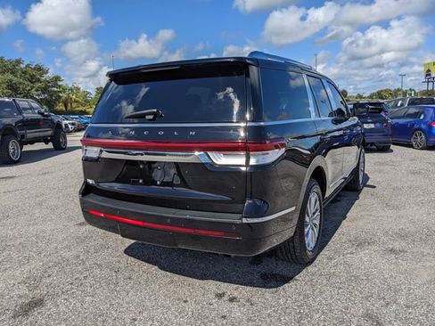 Used 2023 Lincoln Navigator 4WD image 4