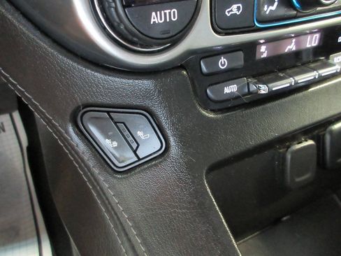 Used 2018 Chevrolet Tahoe LT w/ Luxury Package AWD/4WD image 27
