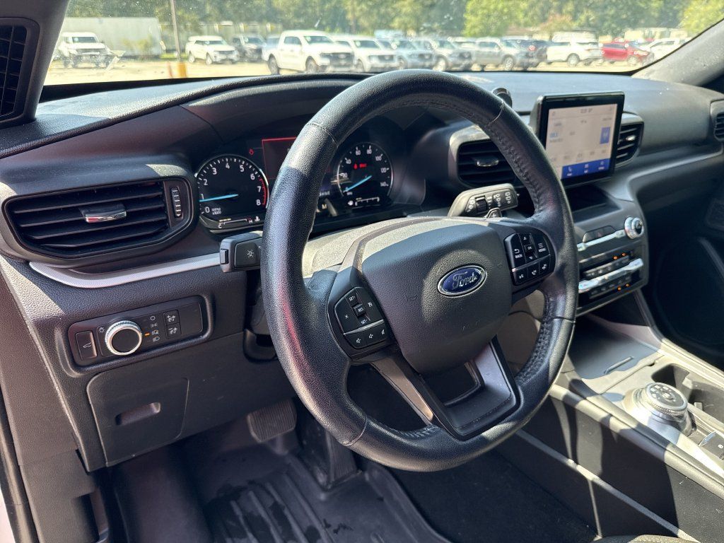 Used 2020 Ford Explorer XLT RWD image 13