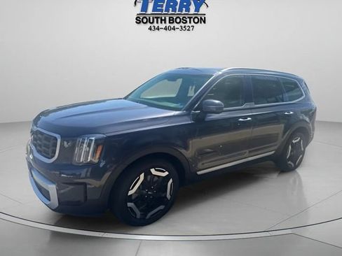 Used 2025 Kia Telluride S FWD image 3