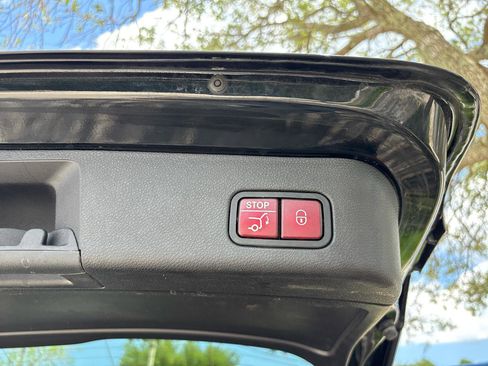 Used 2017 Mercedes-Benz GLE 350 4MATIC image 33