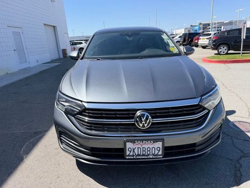 Used 2024 Volkswagen Jetta SE FWD image 9