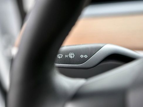 Used 2022 Tesla Model 3 Standard Range Plus image 23