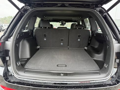 New 2025 Jeep Grand Cherokee Altitude image 23
