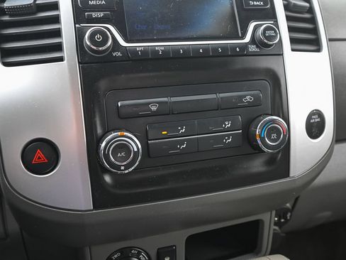 Used 2018 Nissan Frontier SV AWD/4WD image 36
