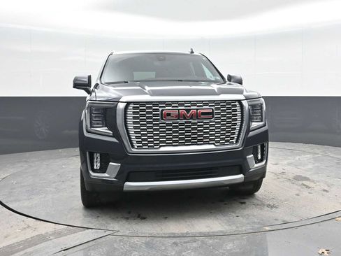 Used 2021 GMC Yukon Denali w/ Advanced Technology Package image 5
