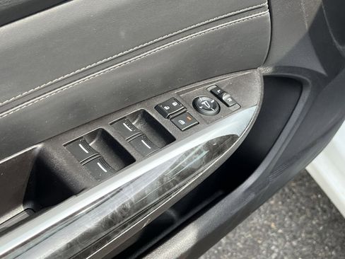 Used 2018 Acura TLX w/ Technology Package image 12