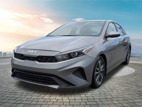 Used 2024 Kia Forte LXS w/ LXS Technology Package FWD image 9