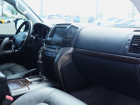 Used 2008 Toyota Land Cruiser image 36