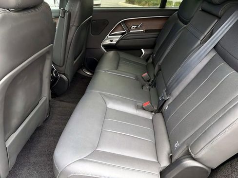 Used 2025 Land Rover Range Rover Long Wheelbase SE AWD/4WD image 14