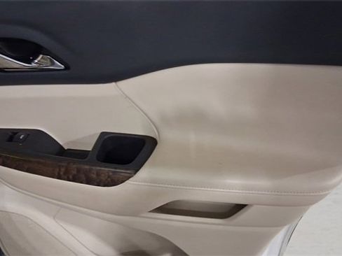 Used 2022 GMC Acadia Denali w/ Denali Technology Package image 17