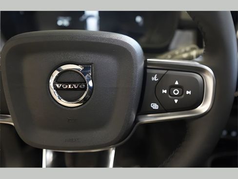 New 2025 Volvo EX40 Core w/ Climate Package image 12