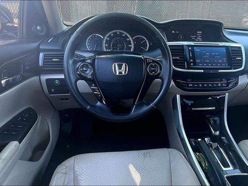 Used 2017 Honda Accord EX-L image 8